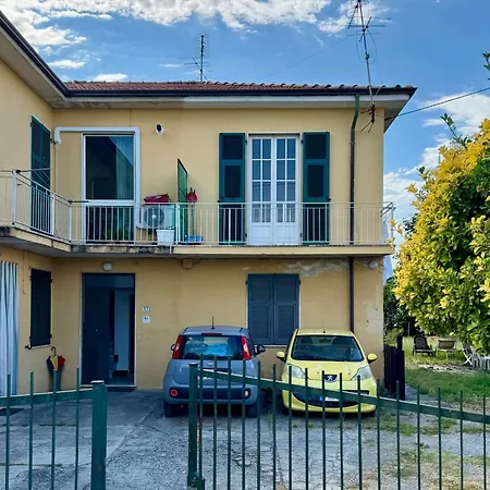 Emiliana House Apartment *