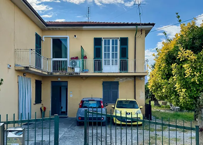 Emiliana House Apartment *